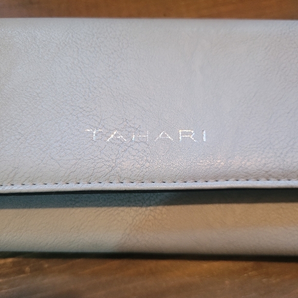 Tahari Pale Grey Wallet - Picture 4 of 6
